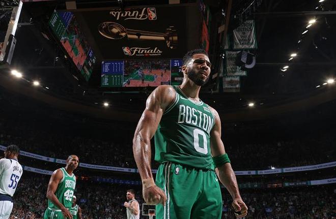 赛事中频频 赛事中频频