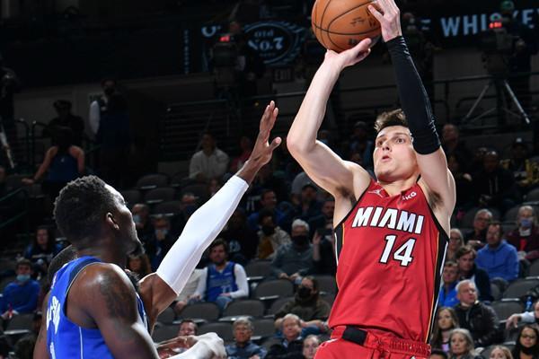 在首日的比 在首日的比