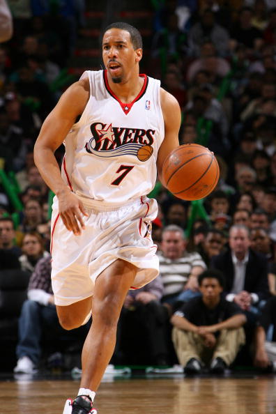 普遍认为他 普遍认为他